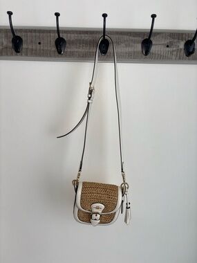Coach Kleo Straw Small Saddle Crossbody Bag in Natural/Chalk